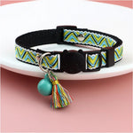 Collier ajustable pour chats avec grelots et pompons - Design coloré en motif jacquard - PawHarmony