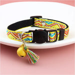 Collier ajustable pour chats avec grelots et pompons - Design coloré en motif jacquard - PawHarmony